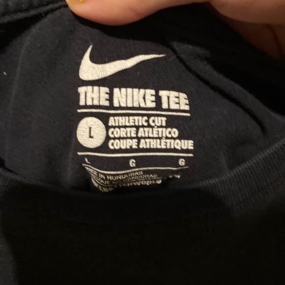 5 Nike shirts for $20 - Picture 3 of 16